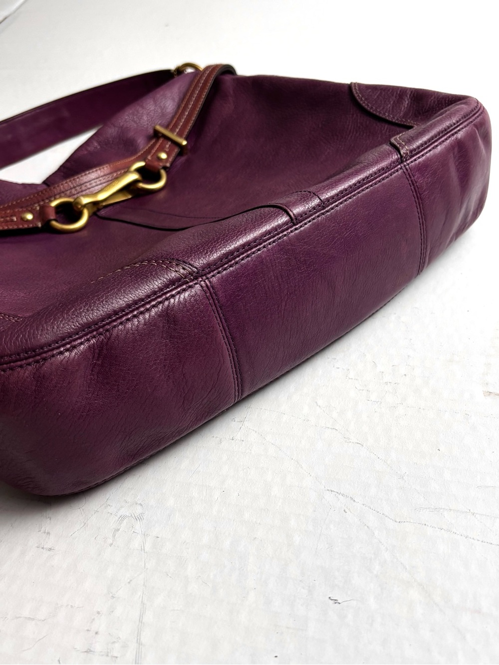 Vintage 90’s Coach Hamptons Plum Purple Leather Shoulder Bag Gold Hardware - Picture 14 of 16